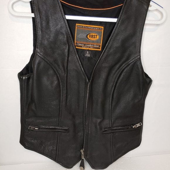 First Classic Leather Women’s Motorcycle - Picture 2 of 8